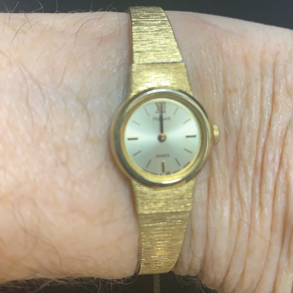 Vintage 1956 Bulova Women's Gold-Tone Watch and a gold Pulsar watch. 2 watches - Picture 8 of 13
